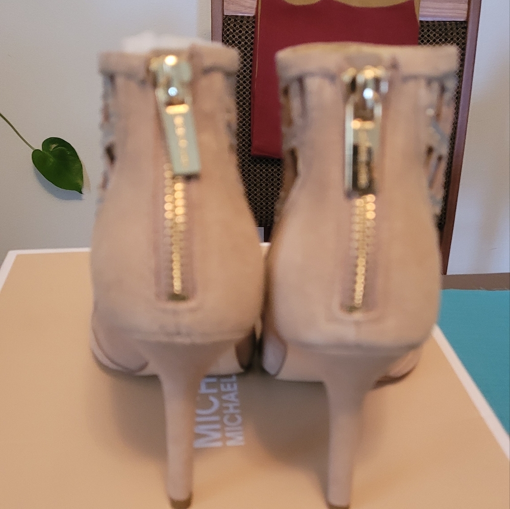 Michael Michael Kors Cutout heels. - Picture 4 of 6
